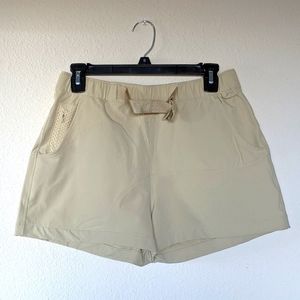 NWOT Outdoor Voices RecTrek Shorts Mojave S